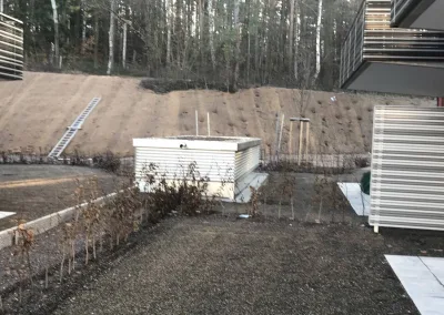 The lamella provides natural ventilation and prevents the penetration of leaves