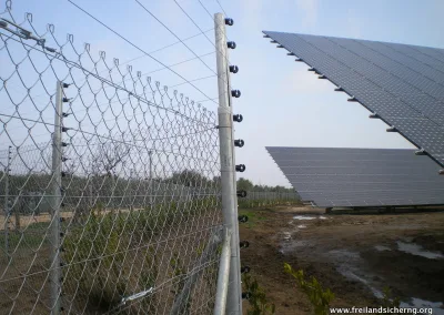 APS Stromzaun Absicherung eines Solarparks in Italien