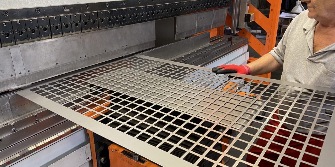 Kanten und Biegen von Blechen in Berlin