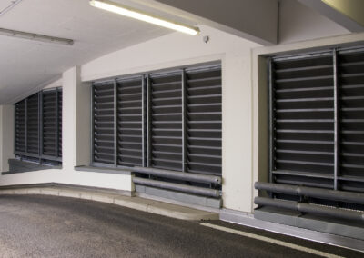 Schallschutz Lüftungsgitter in einem Parkhaus in Berlin