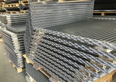 Biegen von Streckmetall zu Kassetten bei rotec in Berlin