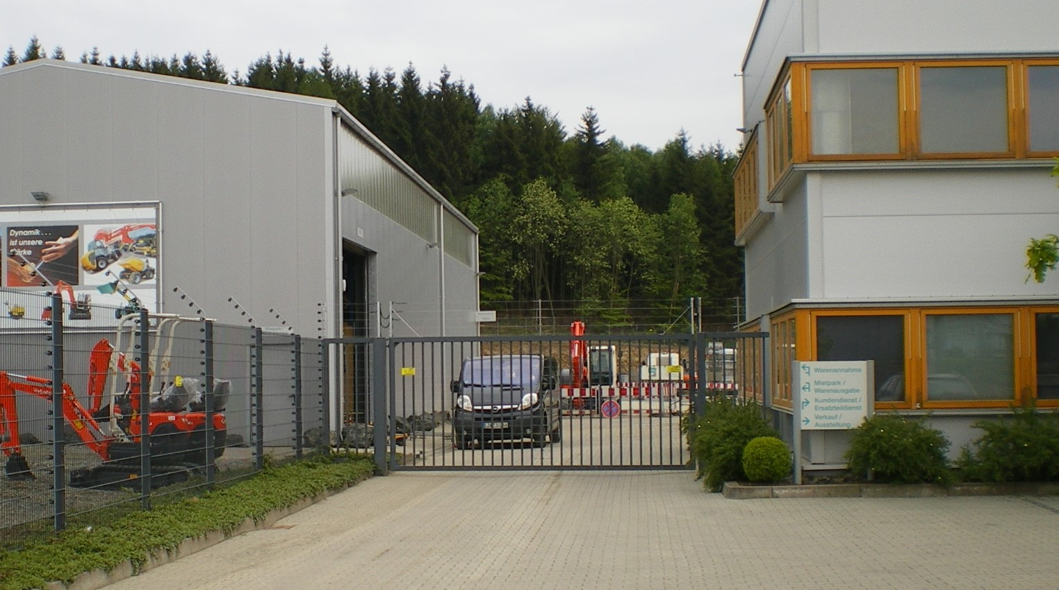 Perimeterschutz für Toranlage und Zufahrt mit rotec APS Übersteigschutz